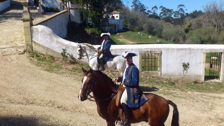 Charlotte Wittbom riding Vip; Don Tomaz Noronha Alerção riding Sado at Quinta do Brejo.